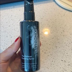Skindinavia makeup setting spray